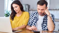 Home sellers cut asking prices on 3,000 properties a day — BBC Business, Zurich Real Estate news