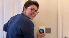 Before you crank up the thermostat, try these tips to keep your house warmer for longer — BBC Business, Zurich Business news