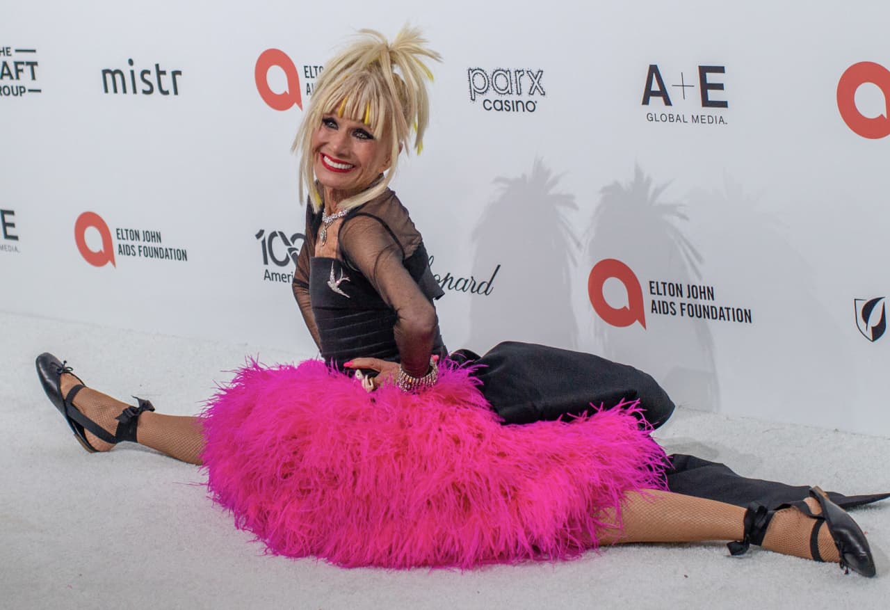Designer Betsey Johnson takes $7 million SoCal home off the market — Zurich Business news
