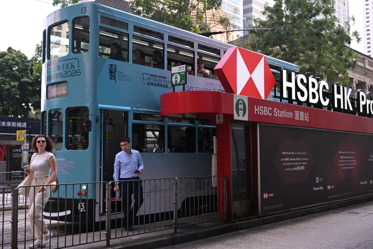 Customers are chasing higher-rate products, and that’s bad news for banks like HSBC — Zurich Business news