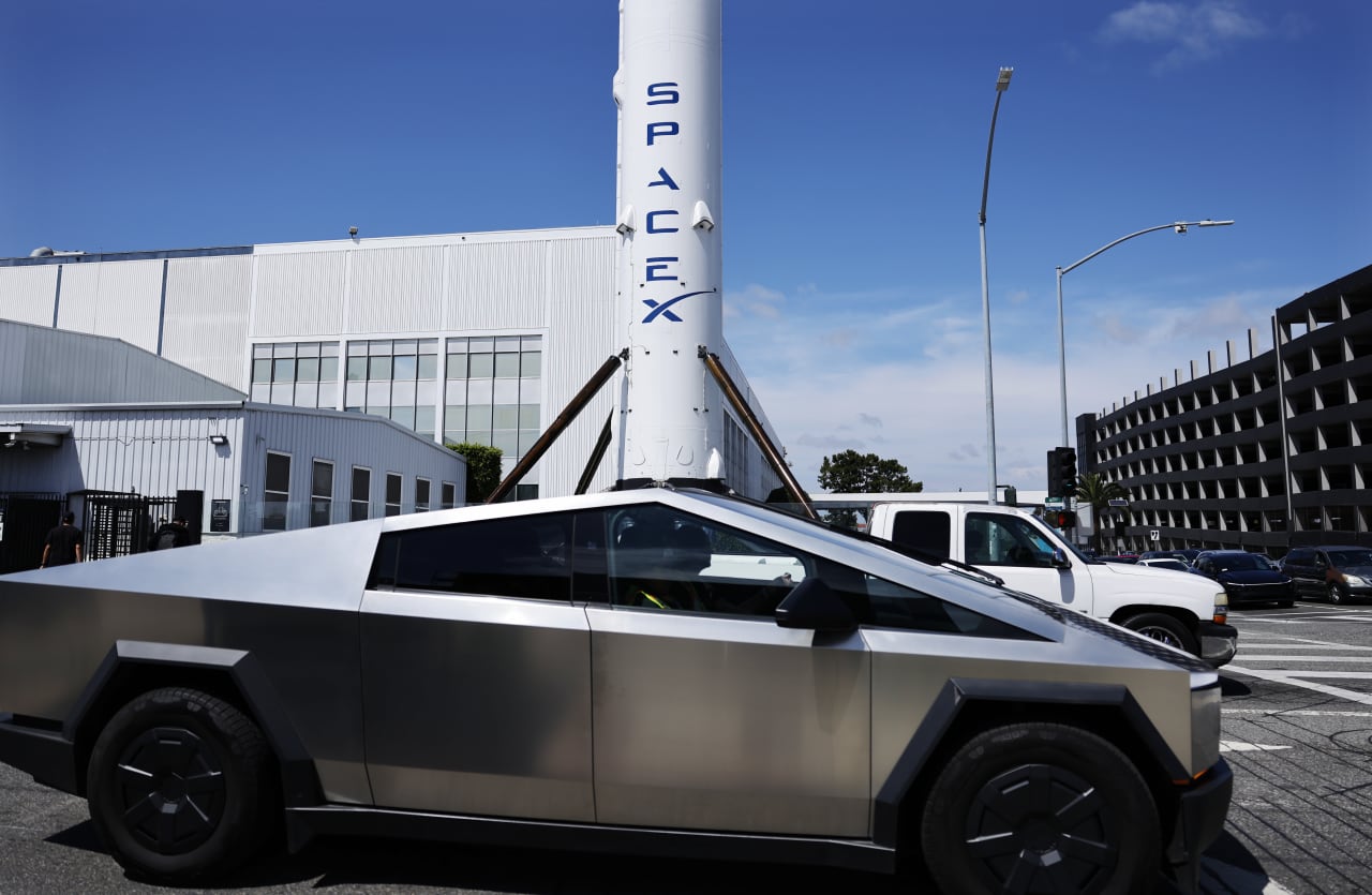 Why investors should be skeptical of a potential Tesla-SpaceX merger — MarketWatch, Zurich Business news