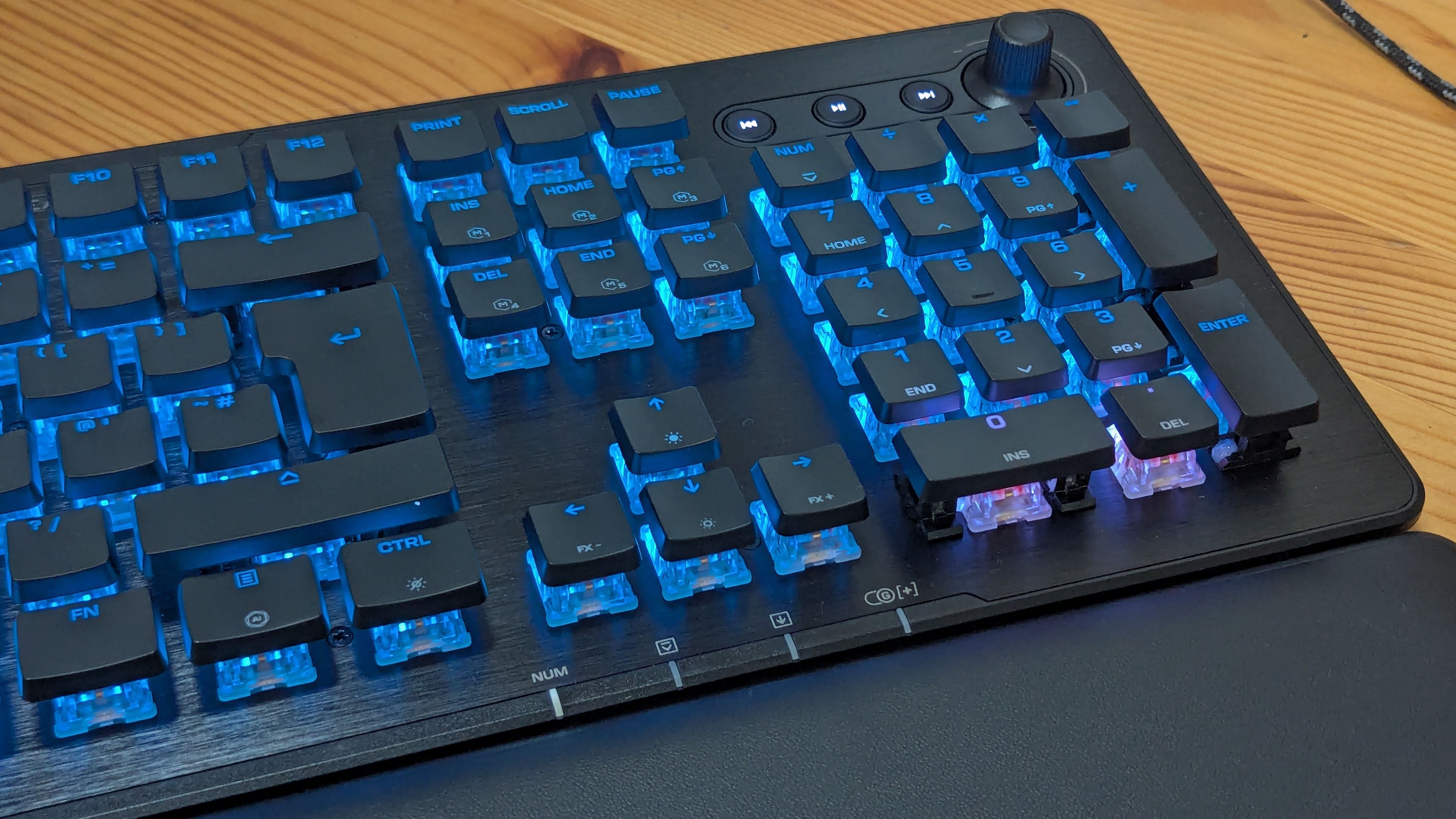 Turtle Beach Vulcan II XP Review: Clicky Compromise — Wired, Zurich Technology news
